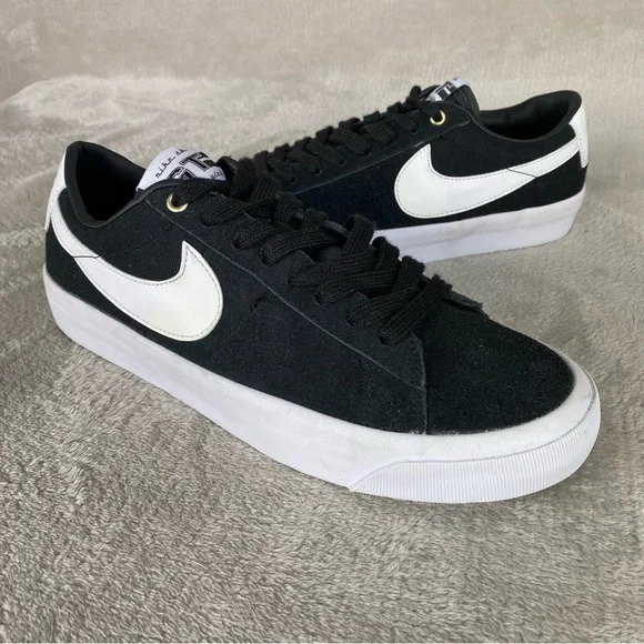 Nike SB Zoom Blazer GT Mens Sneakers Shoes Size 8 Black White Suede Low NEW
